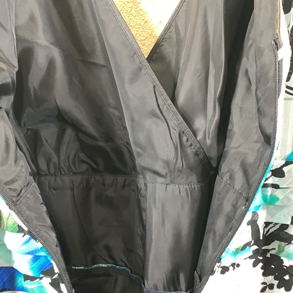 Avenue Dress Blue Black Floral 18 - Picture 14 of 16